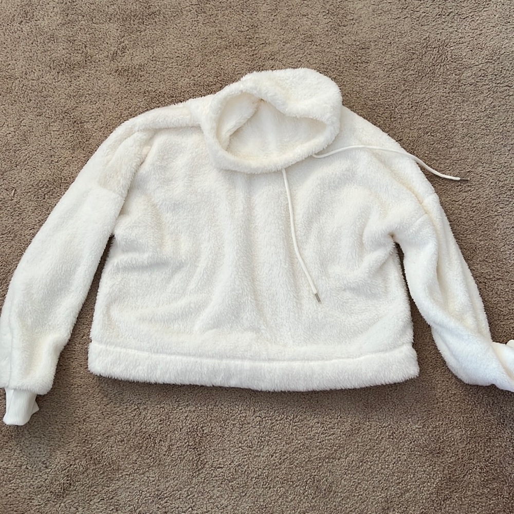 LOVE by Gap White Fuzzy Sweatshirt (Size Small)